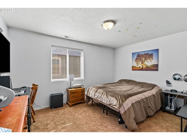 1972 Adelman Loop, House other with 3 bedrooms, 3 bathrooms and 2 parking in Eugene OR | Image 18