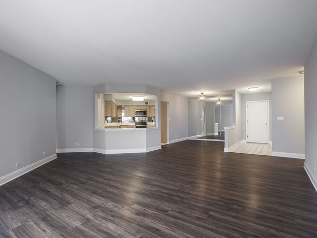 APT-409 - 3100 Lexington Ln, Home with 2 bedrooms, 2 bathrooms and 2 parking in Glenview IL | Image 10