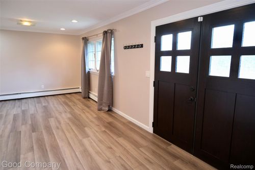 29545 Greening St, Farmington Hills, MI, 48334-2244 | Card Image