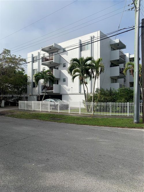 202-1090 Ne 129th St, North Miami, FL, 33161-4258 | Card Image