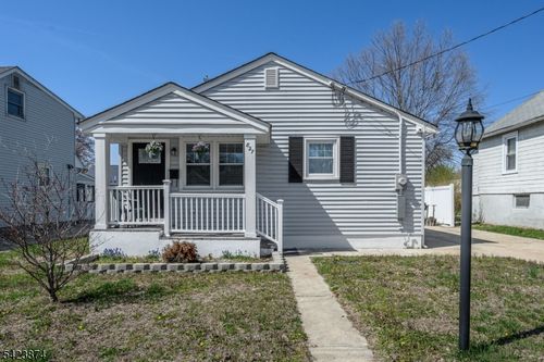 827 Lincoln Ave, Manville, NJ, 08835-2456 | Card Image