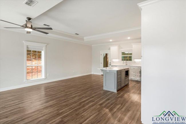 1210 Cobblestone Ct, House other with 3 bedrooms, 2 bathrooms and null parking in Carthage TX | Image 6