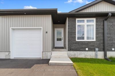 16 Dayton Crt, Home with 2 bedrooms, 2 bathrooms and 3 parking in Prince Edward ON | Image 2