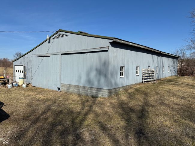 view of pole building | Image 10
