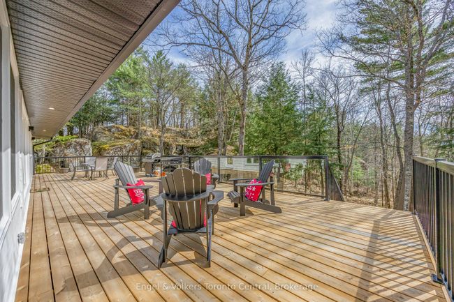 2481 Falkenburg Rd, House other with 3 bedrooms, 1 bathrooms and 6 parking in Port Carling ON | Image 4