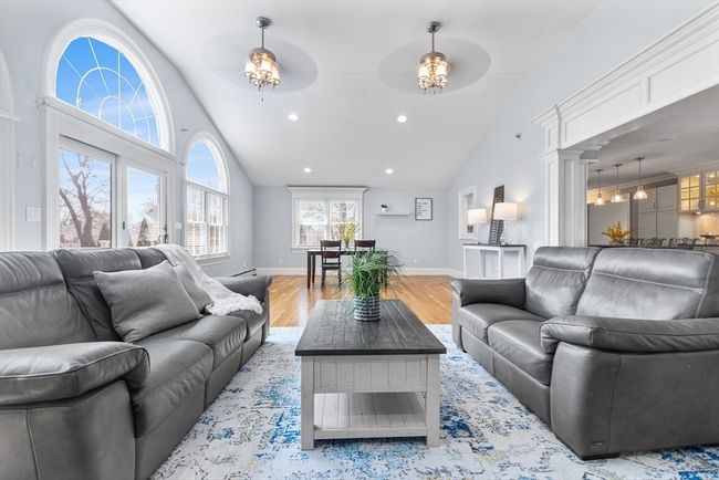 104 Holliston St, House other with 4 bedrooms, 3 bathrooms and 4 parking in Medway MA | Image 14