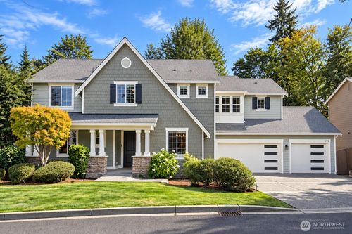 208 107th Place Se, Bellevue, WA, 98004 | Card Image