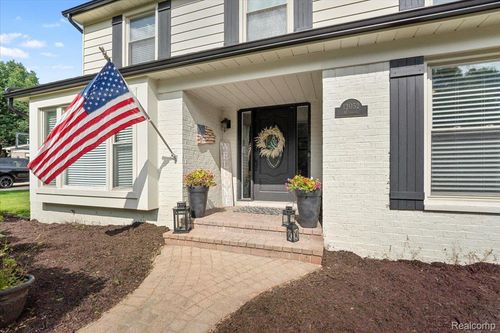 12052 Wildwing Rd, Plymouth, MI, 48170-3618 | Card Image