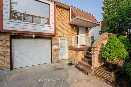 122 Centre St N, Brampton, ON, L6V2Z3 | Card Image