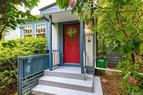 1794 Midgard Ave, Saanich, BC, V8P2Y9 | Card Image