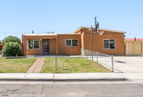 2317 E 10th St, Farmington, NM, 87401-7501 | Card Image