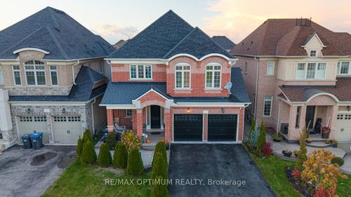 7 Legendary Cir, Brampton, ON, L6Y0R9 | Card Image