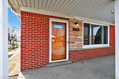 11214 Mae Ave, Warren, MI, 48089-3573 | Card Image