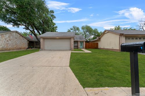 8004 Laurel Bnd, San Antonio, TX, 78250-2816 | Card Image