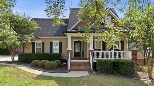 101 Caledonia Ln, Clayton, NC, 27520-4918 | Card Image