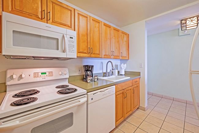1003B - 4327 Lower Honoapiilani Rd, Condo with 2 bedrooms, 2 bathrooms and null parking in Lahaina HI | Image 21