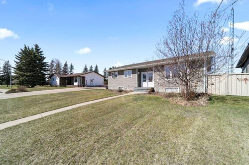 4 Meadowlark Dr, Sedgewick, AB, T0B4C0 | Card Image
