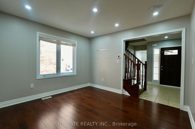 UPPER - 18 Caliper Rd, House attached with 4 bedrooms, 3 bathrooms and 2 parking in Brampton ON | Image 19