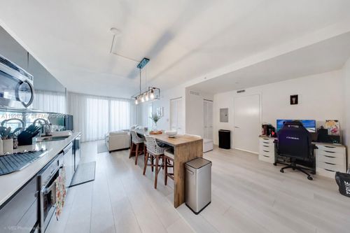 apt-2506-31 Se 6th St, Miami, FL, 33131-3176 | Card Image