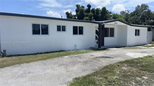 10460 Sw 149 Street, Miami, FL, 33176 | Card Image