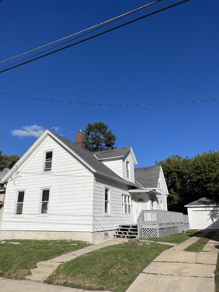 Saint Clair St, Racine, WI 53402