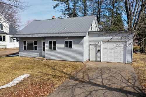 326 Central Ave, Medford, WI, 54451-1320 | Card Image