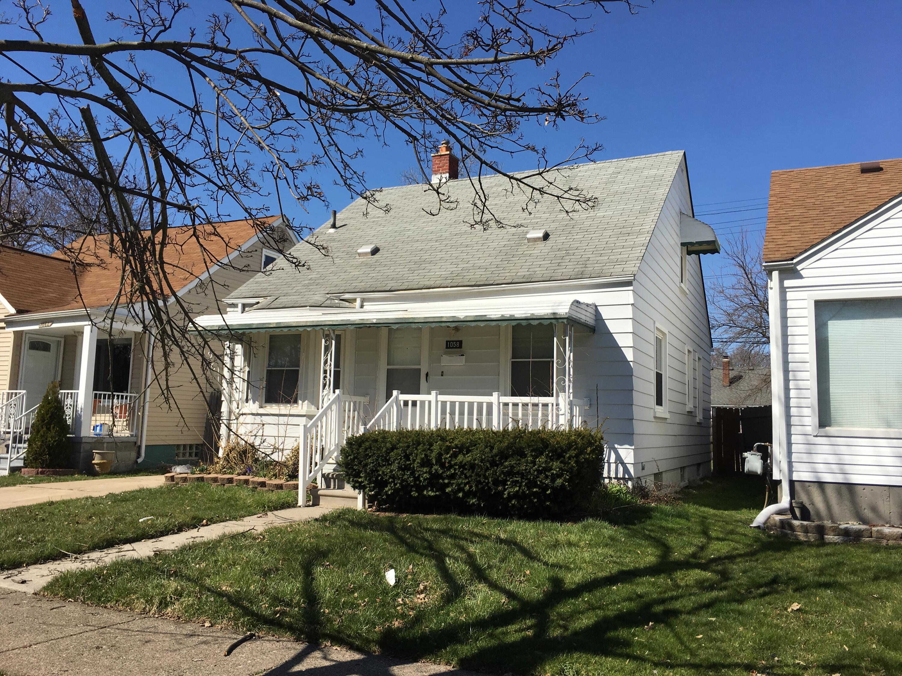 Garfield Ave, Lincoln Park, MI 48146