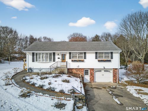 1 River St, Pawcatuck, CT, 06379-1519 | Card Image