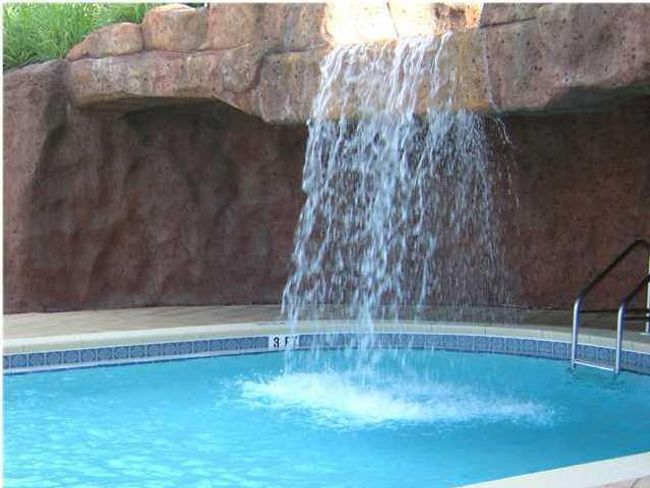 Luau Waterfall | Image 31