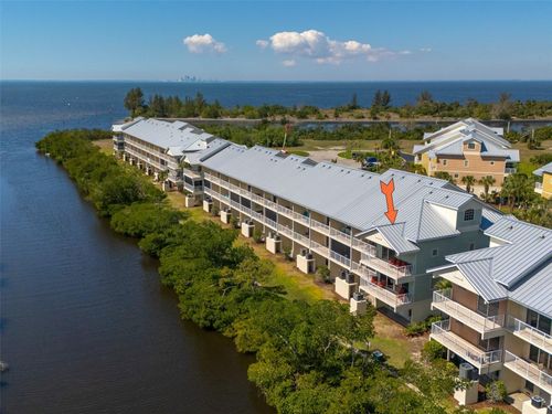 3230 Mangrove Point Dr, RUSKIN, FL, 33570-3066 | Card Image