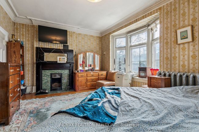177 Dowling Ave, House other with 8 bedrooms, 3 bathrooms and 2 parking in Toronto ON | Image 21
