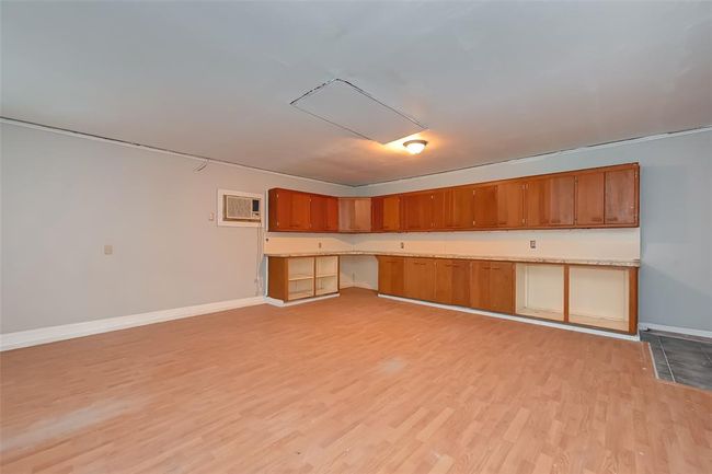 Flex space great for game room, workout room or favorite hobby | Image 11