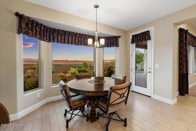 Breakfast Nook | Image 18