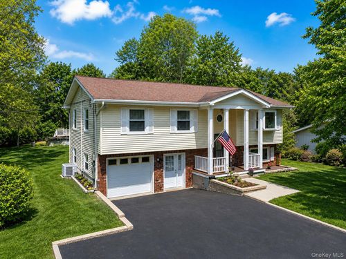 14 Foxwood Dr, Newburgh, NY, 12550-1600 | Card Image