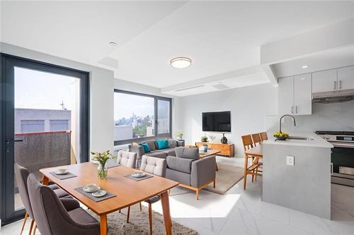 2c-643 5th Ave, Brooklyn, NY, 11215-6968 | Card Image