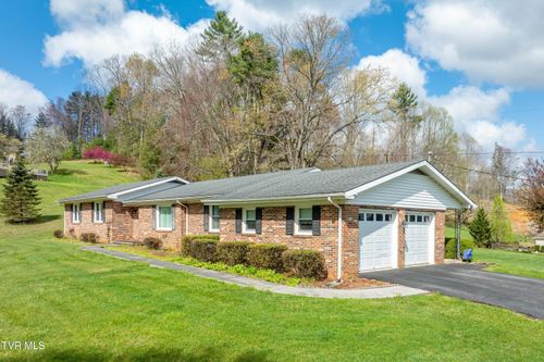 394 Cedar St, Mountain City, TN, 37683-1578 | Card Image