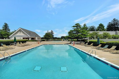 19-19 Broadlawn Dr, Central Islip, NY, 11722-4615 | Card Image