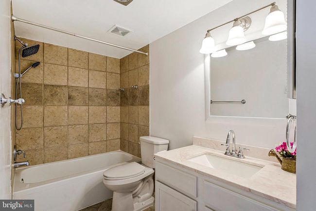 APT-903 - 1800 Old Meadow Rd, Condo with 2 bedrooms, 2 bathrooms and null parking in MCLEAN VA | Image 7