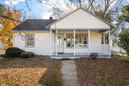 2224 Mount Vernon St, Waynesboro, VA, 22980-2028 | Card Image