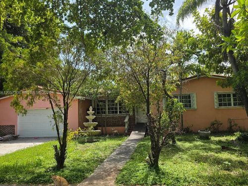 881 Albatross St, Miami Springs, FL, 33166-3941 | Card Image