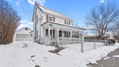 32308 Church St, Rockwood, MI, 48173-1104 | Card Image