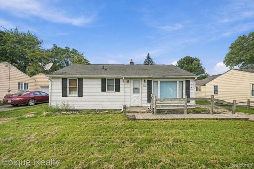 4033 Risedorph St, Burton, MI, 48509-1039 | Card Image