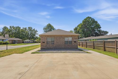 607 &amp; 609 Lenora Street, Jacksonville, AR, 72076 | Card Image