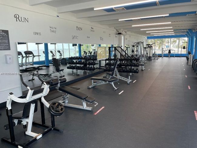 APT-514 - 5401 Collins Ave, Condo with 1 bedrooms, 2 bathrooms and null parking in Miami Beach FL | Image 16