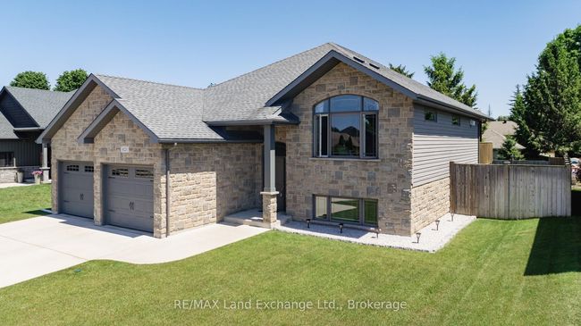 821 Sumpton St, House other with 5 bedrooms, 3 bathrooms and 4 parking in Port Elgin ON | Image 9