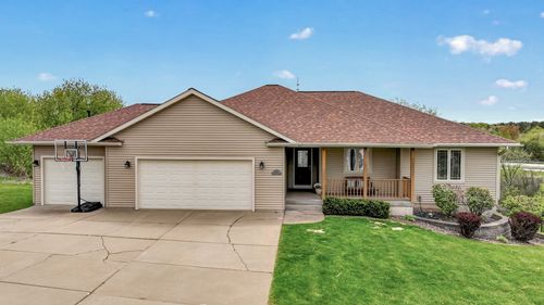 4409 Echo Valley Dr, Eau Claire, WI, 54701-2325 | Card Image