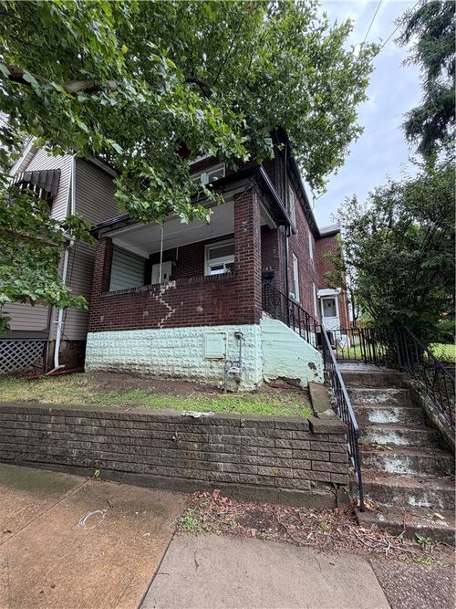 147 Auriles St, Duquesne, PA, 15110-1765 | Card Image