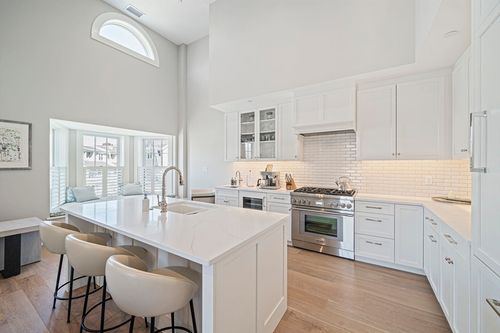 323-87 Elm St, Cohasset, MA, 02025-0167 | Card Image