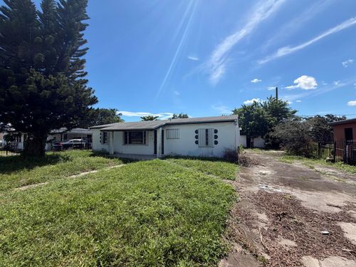 2850 Nw 160th Street, Miami Gardens, FL, 33054 | Card Image