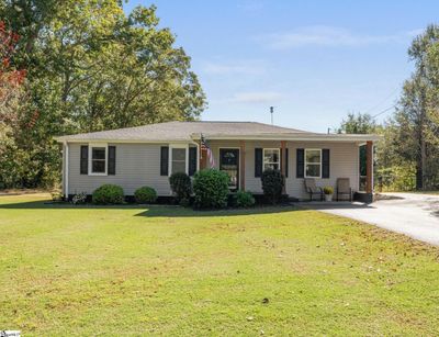 1484 Sc 418 Highway, House other with 3 bedrooms, 2 bathrooms and null parking in Fountain Inn SC | Image 1